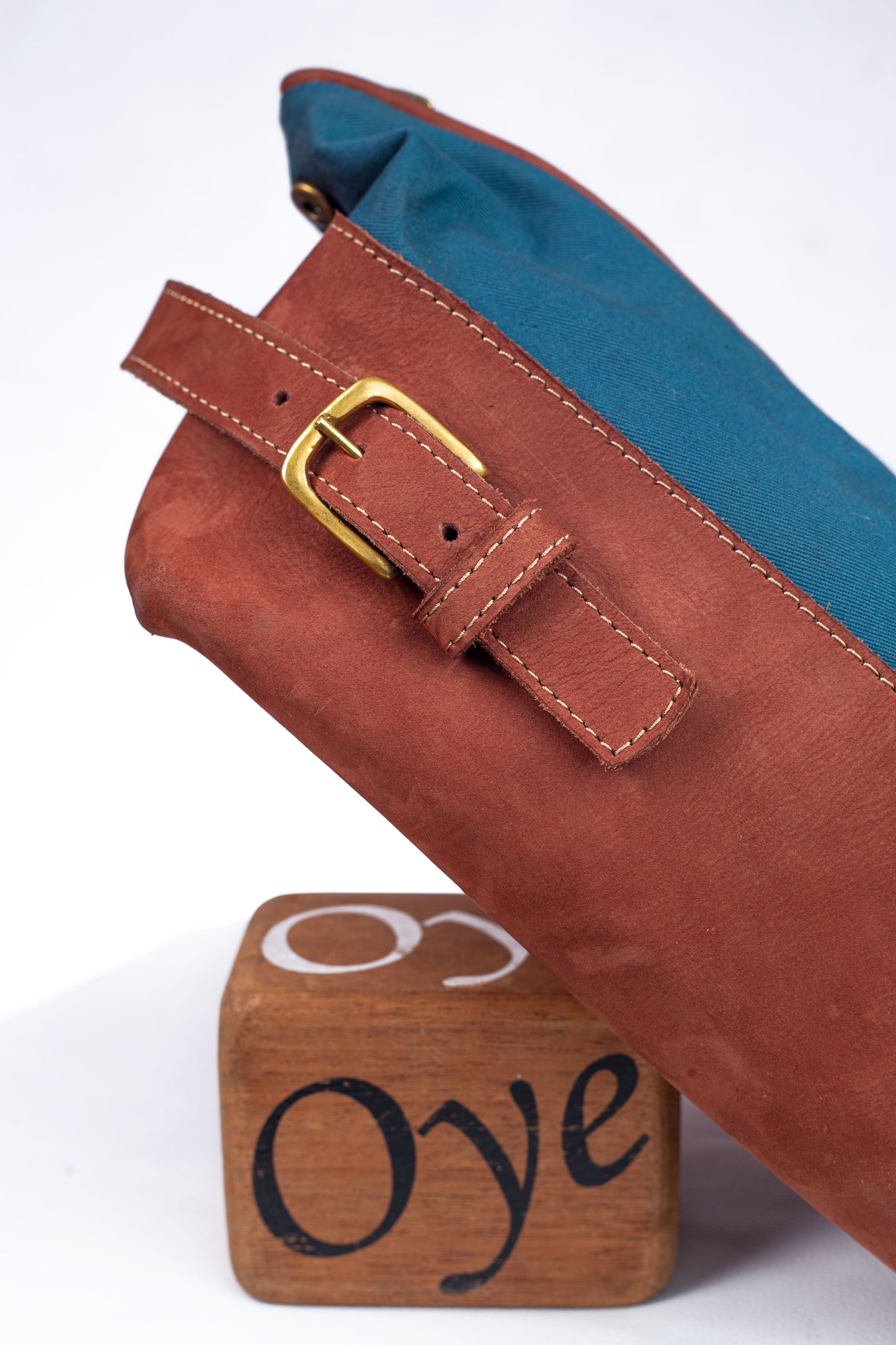 Mwendo Washbag